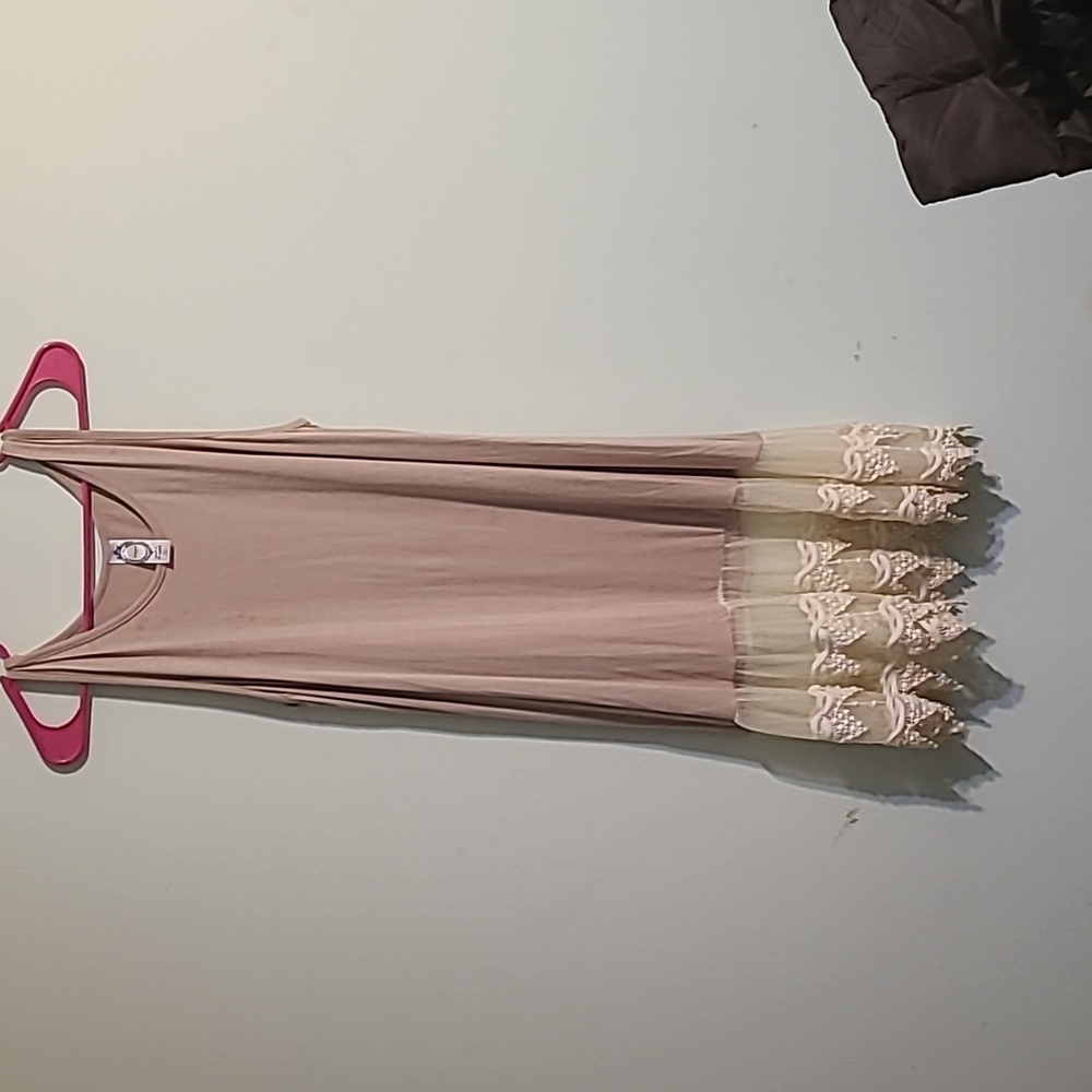 Womens summer sleevless mid- length dress